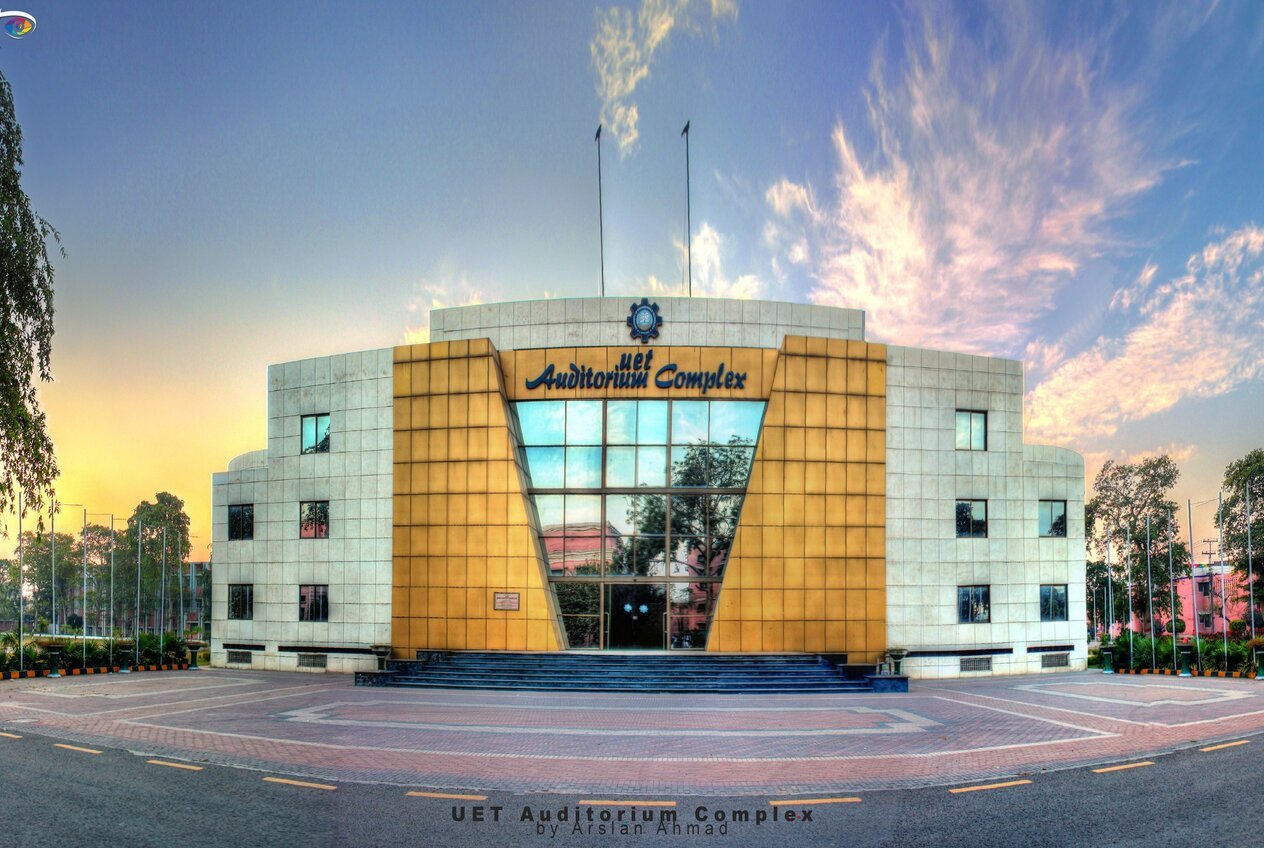 UET Lahore main campus engineering buildings and grounds